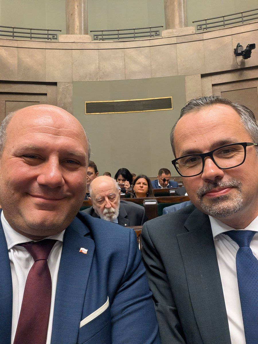SzSz_velSek's tweet photo. Gratulacje ❗

Znam @mhorala i wiem, że to świetny wybór ❗

Państwowiec i twardziel, mocna karta w prawicowej drużynie grającej o odsunięcie od władzy rządu Donalda Tuska ❗🇵🇱💪 https://t.co/RhBngFUHZl