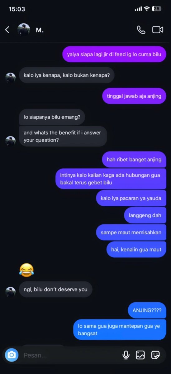sbearhcholic's tweet photo. tbtb kepikiran when hc saw that one girl whos seems like not into him while all of girls are attracted to him, jalan with that one glasses man yang hc pun gatau dia siapa. to make sure his confusion, di dm lah sm hc. but, who knows truns out mk lowkey adores hc for a long time? https://t.co/7CXnHW1QyD