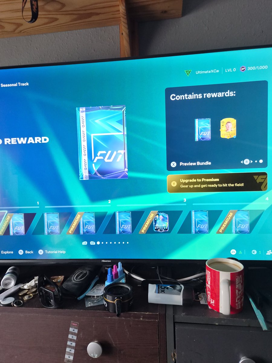 cameronfsides's tweet photo. @EASPORTSFC It said on Ultimate Plus were getting 5 premium pass for free so whats this https://t.co/Sdf4b1hWzx