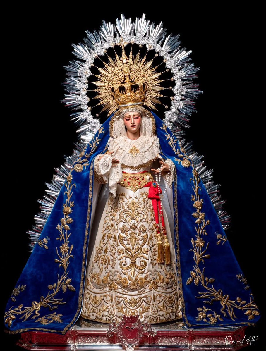 mabernalsanchez's tweet photo. Preciosa la virgen de los Dolores Coronada de #Arahal, con ráfaga, para su besamanos. https://t.co/2wPUMYHq0t