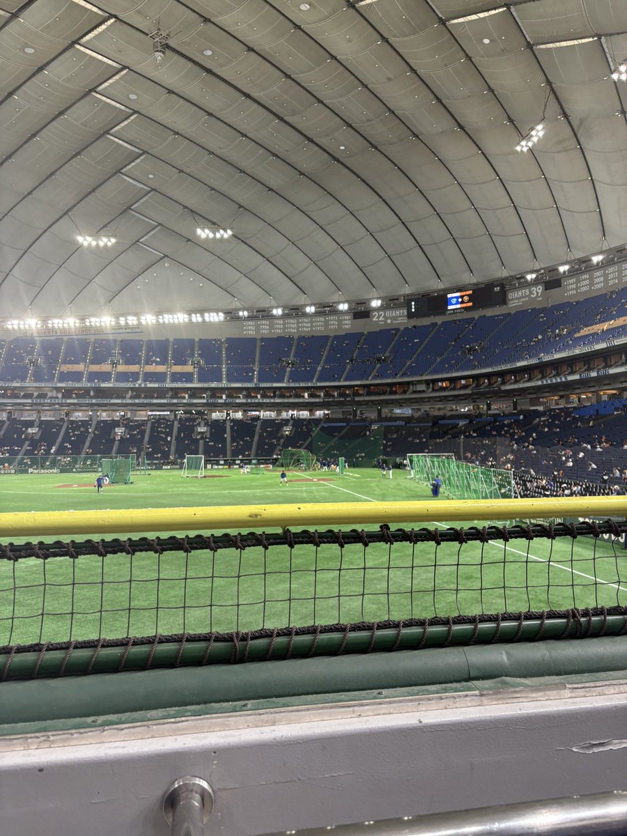 plzc0's tweet photo. 奇跡的に取れた1番前の席から声を出そうと思います https://t.co/65VVfHytaY