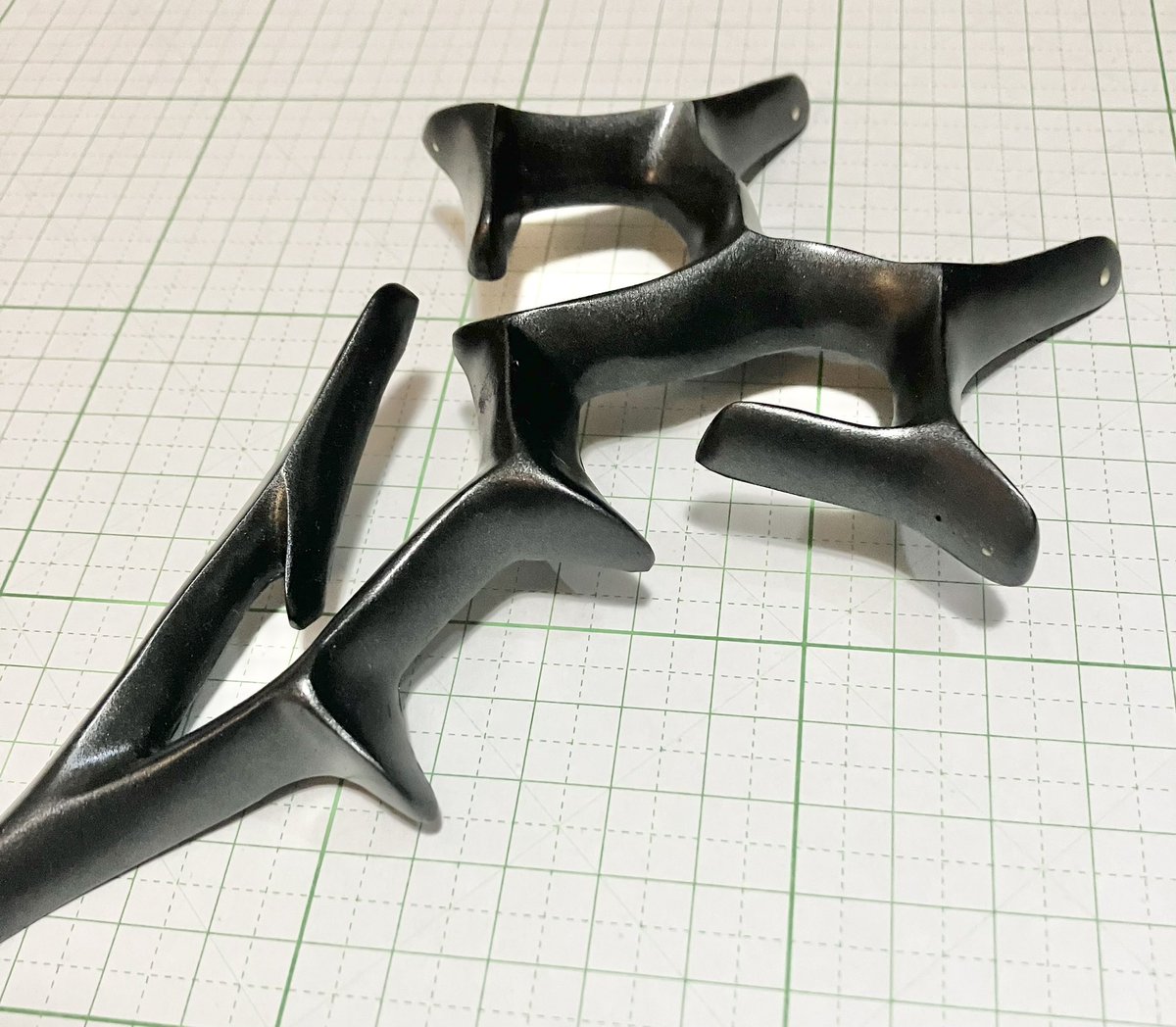 LC0630's tweet photo. 片付けしてたらFFⅩガンナーユウナのパーツ出てきた。
当時はキャストで作ってた。

今の時代だったら3Dプリンターで作れるのかな？ https://t.co/f3BZ7FBB95
