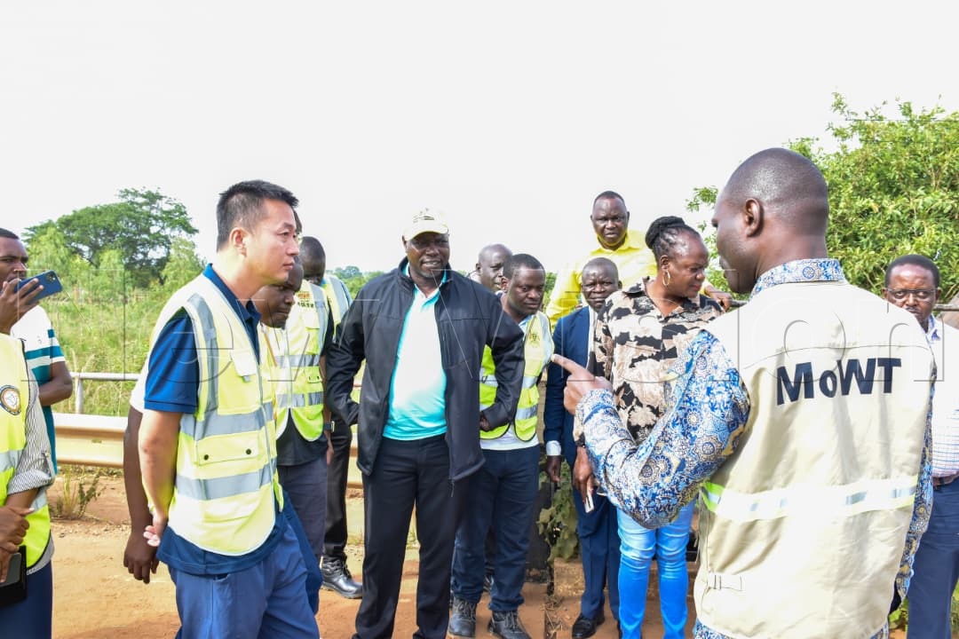 newvisionwire's tweet photo. 𝐌𝐢𝐧𝐢𝐬𝐭𝐞𝐫 𝐁𝐥𝐚𝐦𝐞𝐬 𝐏𝐨𝐨𝐫 𝐑𝐨𝐚𝐝 𝐌𝐚𝐢𝐧𝐭𝐞𝐧𝐚𝐧𝐜𝐞 𝐟𝐨𝐫 𝐂𝐨𝐬𝐭𝐥𝐲 𝐑𝐞𝐩𝐚𝐢𝐫𝐬

Works and Transport Minister Fred Byamukama has inspected the 76km Nebbi–Arua road, which he described as being in poor condition.

At Ora Bridge in Madi-Okollo, Byamukama said works on the bridge have not yet started. He said poor maintenance was contributing to the deterioration of roads, forcing government to spend more on repairs and reconstruction.

Byamukama said the ministry has so far inspected more than 23 delayed road projects across the country, with some projects failing to start because funds were not allocated on time.

“Some projects were over delayed. You find a road that was supposed to be completed two years back, because our staff at the ministry forgot to allocate money to the road projects,” he said.

Photos by Simon Peter Tumwine
#VisionUpdates