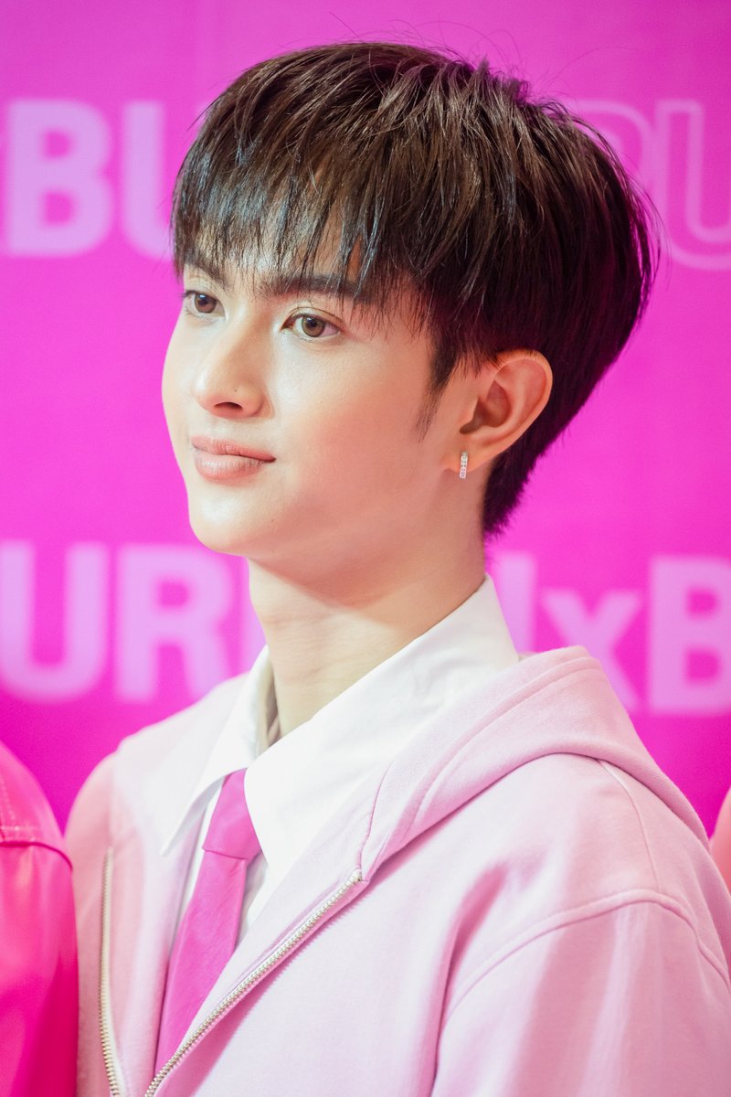 purikuthailand's tweet photo. โค้งสุดท้ายกับการสะสมฉลากลายลิมิเตด PURIKUxBUS ที่มีให้สะสมในทุกรสชาติ​
รวมถึงฉลากลายคู่เมมเบอร์จากรสใหม่ ชาขาว เพียวริคุ "พีชแพชชั่น” ​
ใครสะสมครบ คอมเมนต์บอกกันเลย ! 😋💕 https://t.co/0Ci2JtoaJx