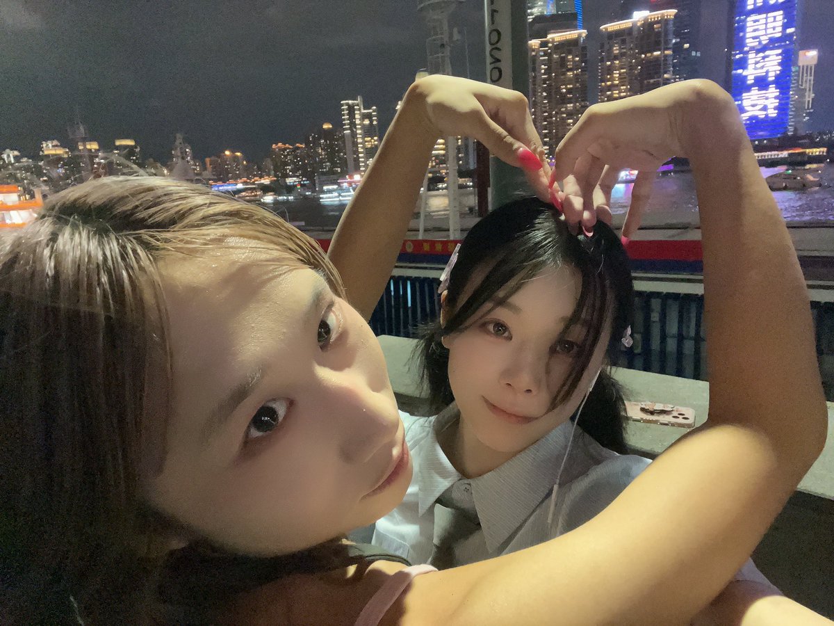 Liruohan817's tweet photo. 外滩日常
姐妹@Bunnystrbb https://t.co/KKDU4CI0I7