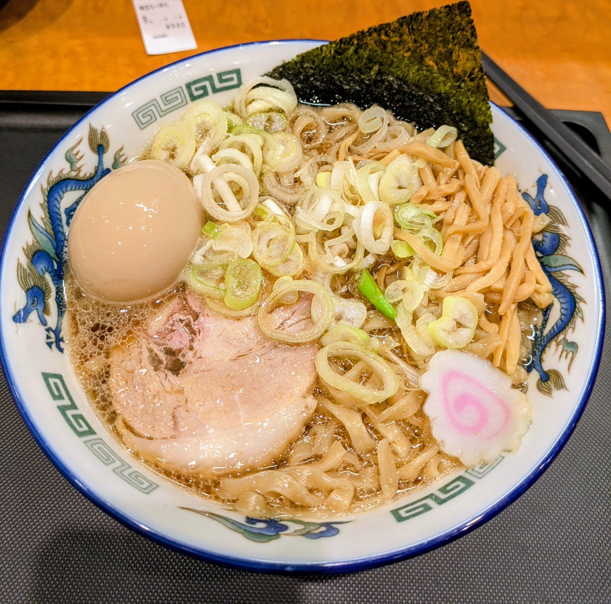empuzz_taro's tweet photo. 美味かったけど
スープが少なすぎw

麺とスープの量のバランスってあるやろw

このヘタクソがw https://t.co/i52IIq6QPR