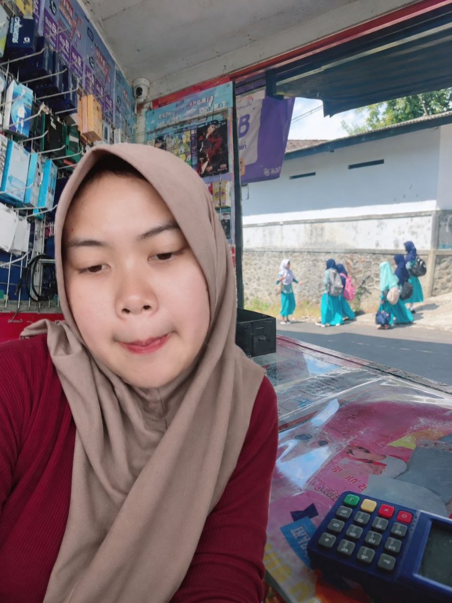 indahclo's tweet photo. alisha penjaga konter kembali
https://t.co/Uoxw90PpG0 https://t.co/AHeI9s3UqZ