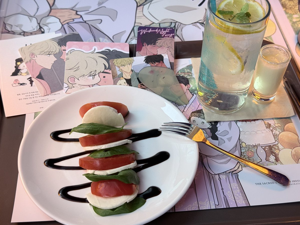 xddd1111xddd's tweet photo. 🍹
#신을품는방법  #판타지트 #콜라보카페 https://t.co/SbHAzzsuyY