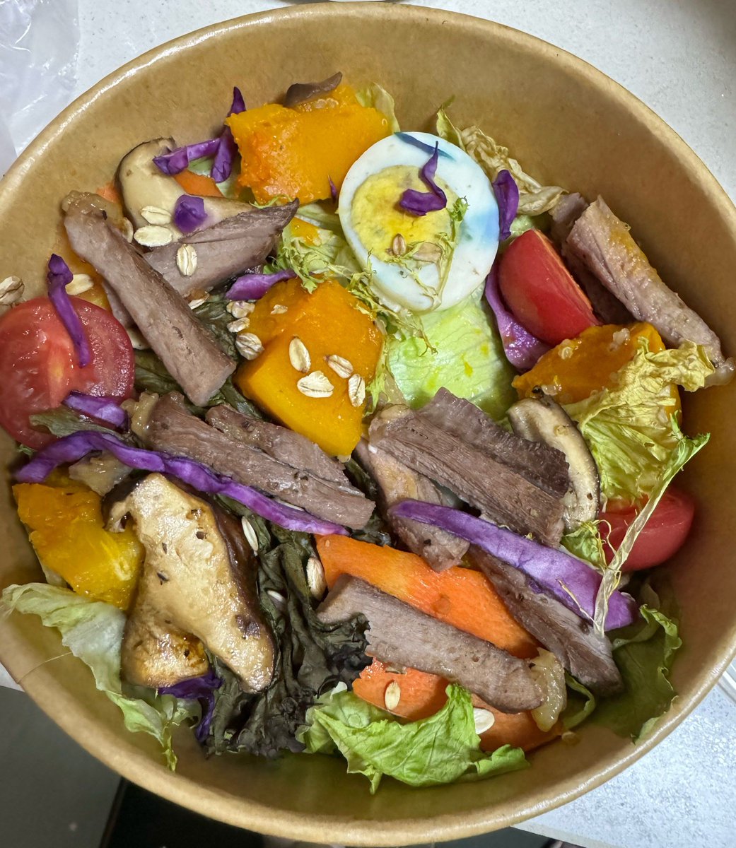 mocht040120's tweet photo. Kale u0026 Grilled Chicken Bowl: 15-min high-protein low-carb meal for easy fat loss  Packed with fiber, lean protein, no added oil. Perfect for busy weekdays!， https://t.co/1BYNyfZHos