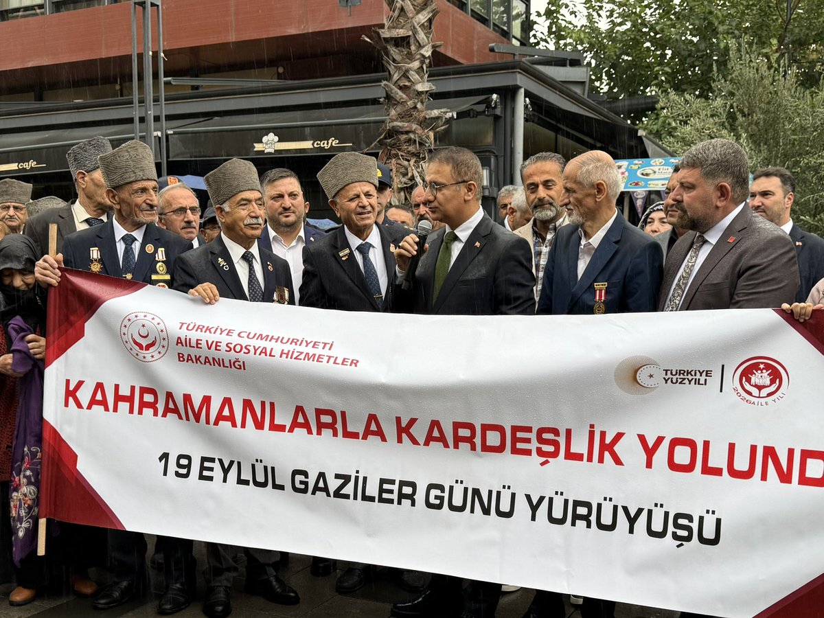 FeyzullahTORLAK's tweet photo. Gaziler Günü’nde Sancaktepe Tek Yürek 🇹🇷

19 Eylül Gaziler Günü vesilesiyle, Sancaktepe Kaymakamlığımızın öncülüğünde; ilçe protokolümüz, kıymetli gazilerimiz ve hemşehrilerimizin yoğun katılımıyla Gaziler Günü Yürüyüşü ve Anma Programını büyük bir gurur ve coşkuyla gerçekleştirdik.

Başta Gazi Mustafa Kemal Atatürk olmak üzere, vatanımız uğruna mücadele eden tüm gazilerimizi minnet ve saygıyla anıyoruz. 

@abdullahozdemir 
@rabiyakazak 
@DegemDeniz 
@ozcanseber12299 
@ak_sancaktepe