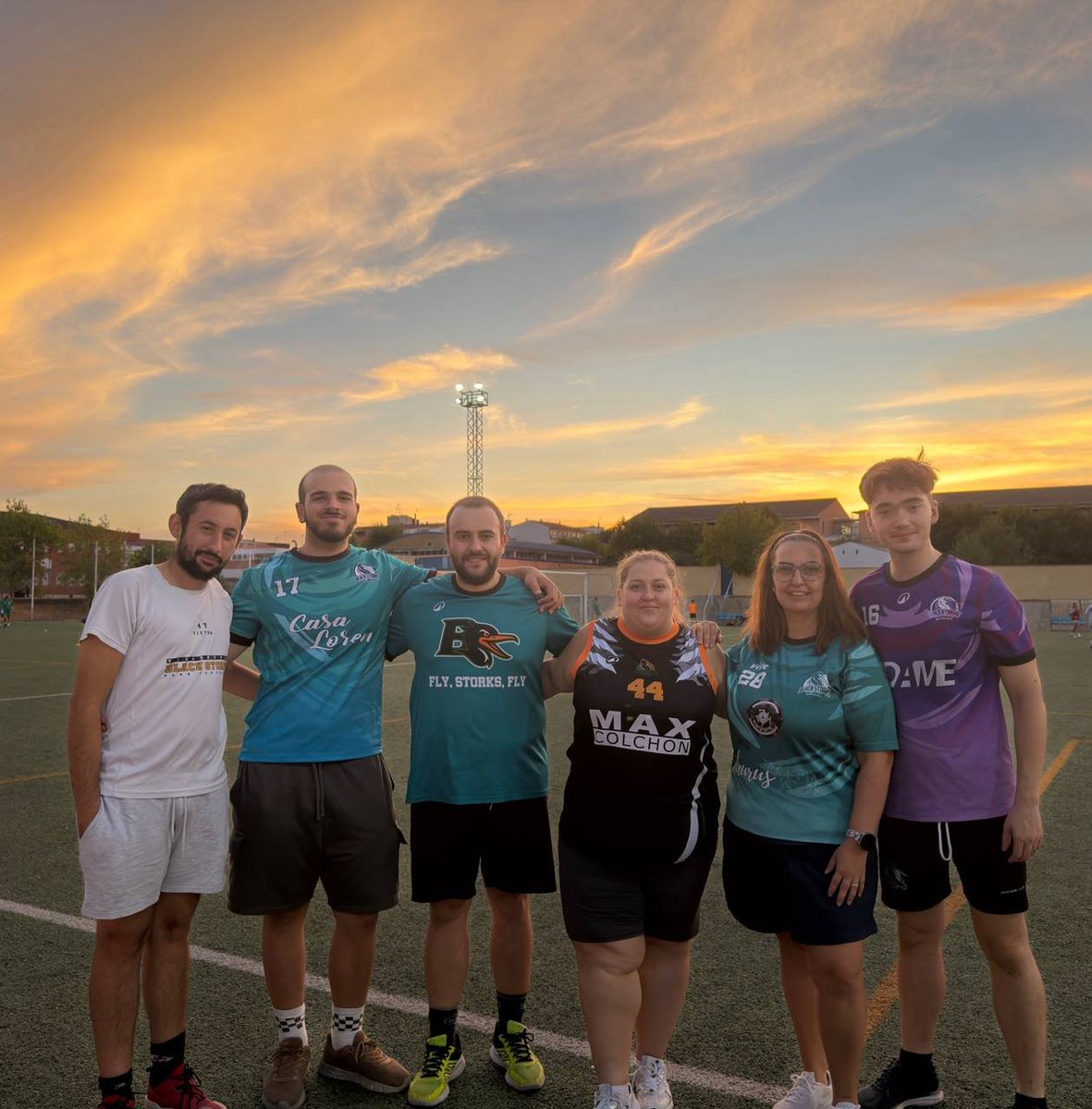 Vva_BlackStorks's tweet photo. 🏈🚀 Nueva temporada, nuevos cambios, nuevas metas.

👥 La Junta Directiva ha sido actualizada este verano previo al curso 2026-27.

➡️ Ana Carmona es la nueva presidenta de Villanueva Black Storks.

📖 Todos los detalles, agradecimientos e historia 👇
🔗 https://t.co/dbXCxbwo4F https://t.co/O3mPAZZ8EP