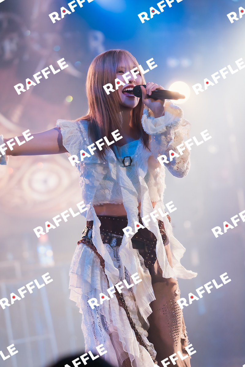 Raffle_info's tweet photo. ＼📸ご注目！ライブ写真大公開📸／
『佐藤優樹 Live Tour 2026 〜Vesper〜開催記念ラッフルくじ』
実際の景品に使用する写真を一部大公開👀✨
下記URLよりご確認ください♡

👇詳細はこちら
https://t.co/LJbnaEIL6e

📅販売期間
9月30日(水)23:59まで
#佐藤優樹 https://t.co/Ge0QkyUU6k