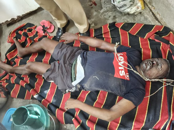 RealReport24X7's tweet photo. #BREAKING : Nithari Case Accused Surendra Koli Dies by Suicide in Haridwar

His body was found hanging inside the stall opposite Lalmata Temple on Sapt Sarovar Road in Bhupatwala.

Police recovered the body and launched an investigation. Koli’s family has been informed. https://t.co/w2nalO683T