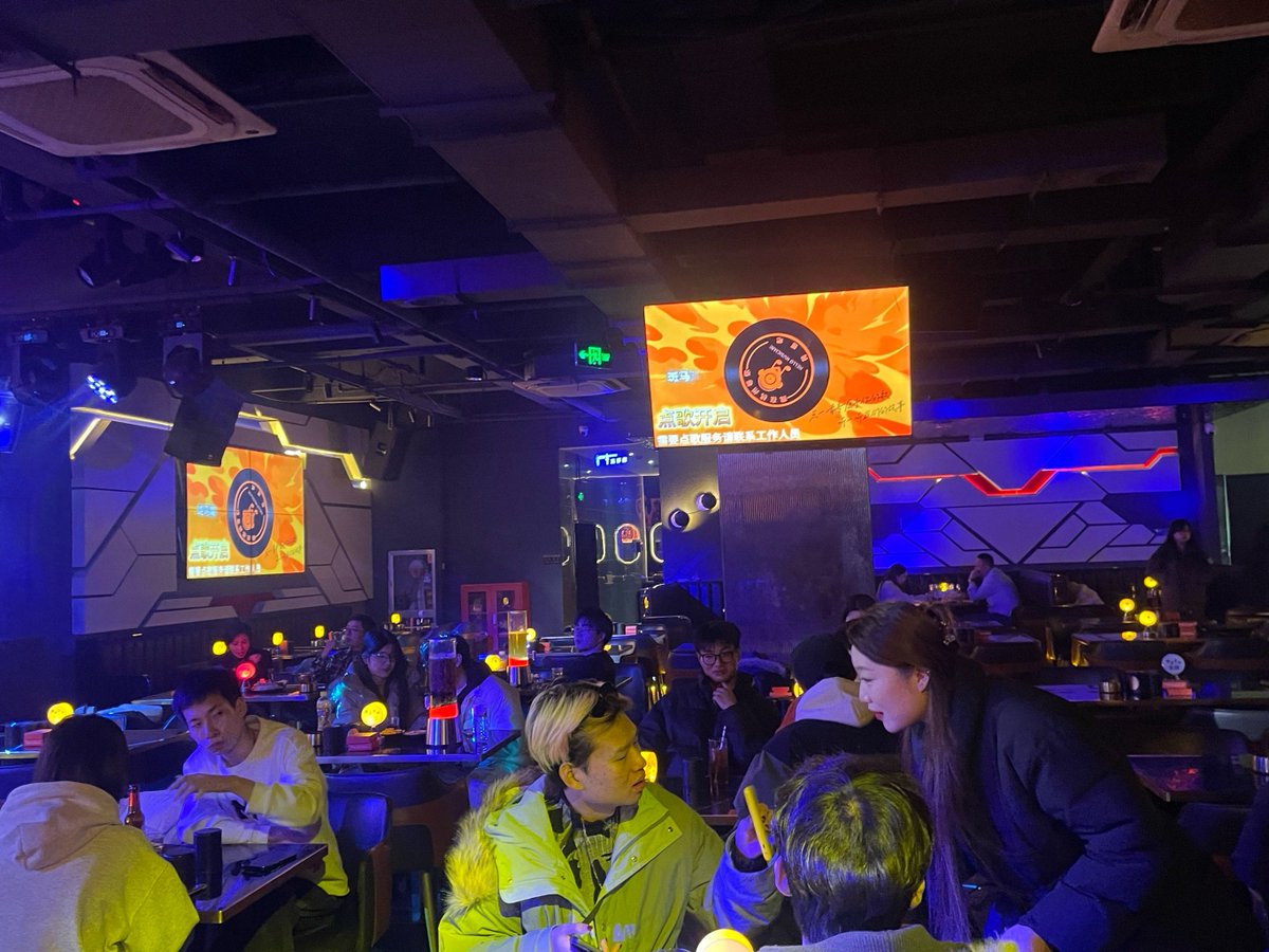 briah455813's tweet photo. Just felt the most electrifying indie rock show at the city’s underground venue! The band’s raw energy and crowd sing-alongs gave me chills—don’t miss their next gig!， https://t.co/TRBdMEyUqu