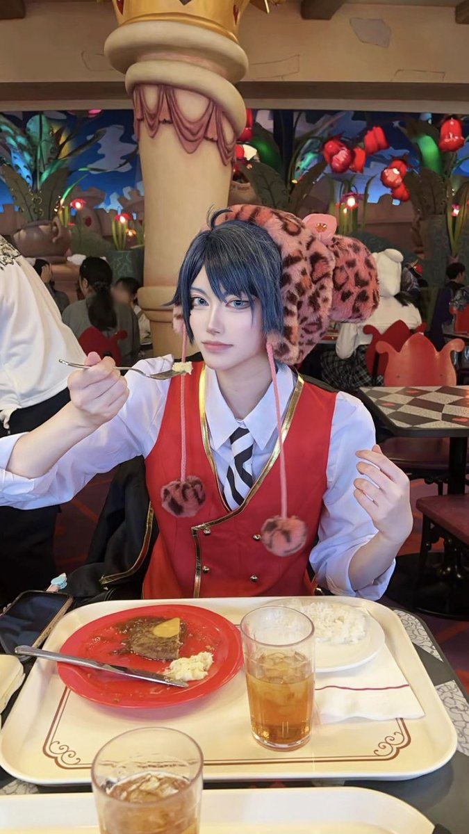 star77_li's tweet photo. ⚠︎︎cos

デュ♠️

初Dハロ仮装でした！！
お腹いっぱい食べたヨ~🍴🌹

  #Dハロ仮装
 #Dハロ2026 
 #Dハロツイステ https://t.co/mcSstMyXo6
