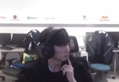 Nocontext_LOL's tweet photo. 왤케화남 https://t.co/45MRznr8Qc