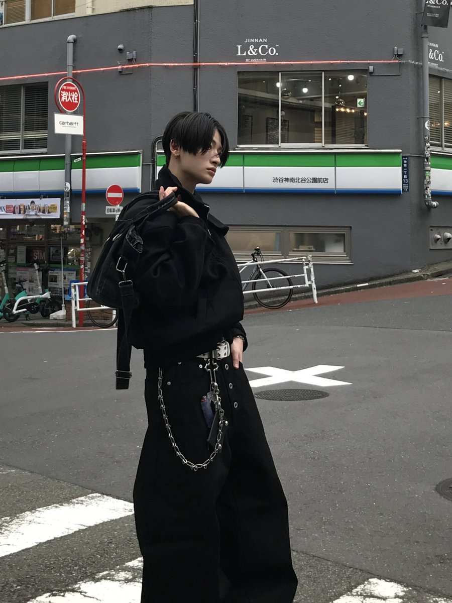 3_zik_x's tweet photo. こういう服装の偏見ある？ https://t.co/jtwNjrL5cW