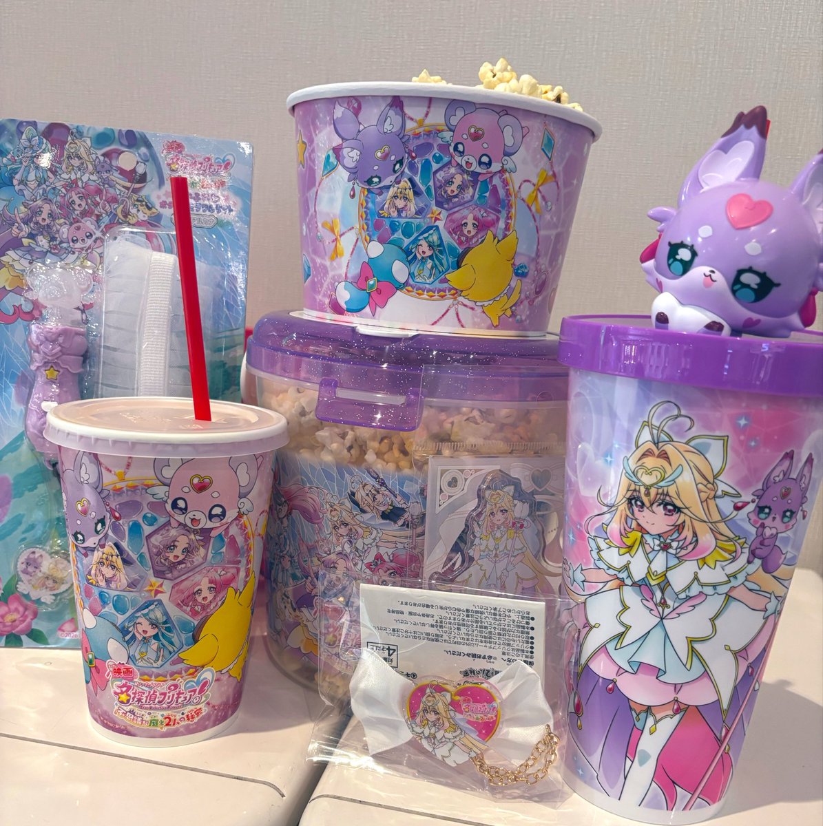 mamichi_y's tweet photo. プリキュア映画の
アルカナのドリンクホルダーやポップコーンバケットなど無事ゲット🫶🏻🩷

モモンガ と かにちゃんもゲット♡♡
可愛すぎませんか？
クレーンゲームで後ろに列できたの初めてだ💦最初誰もいなかったのに😭💦焦るよ https://t.co/KWR5MdUYBM