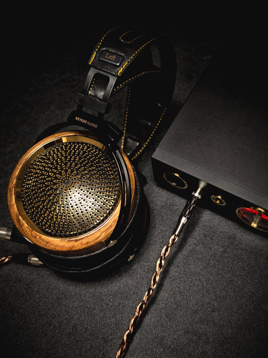 Sendy_Audio's tweet photo. Sunday is for slowing down ☕🎶
Let the 88mm planar magnetic driver take you somewhere else for a while.
Happy Sunday, everyone!
#SendyAudio #SendyPeacock #HiFi #audiophile #headphones https://t.co/7mHErwt49g