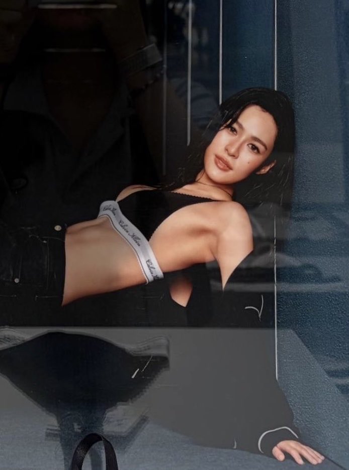 yawnsedits's tweet photo. LINGLING KWONG, I CAN'T BREATHE-

#LinglingKwongxCalvinKlein https://t.co/ecT7bEEVqV