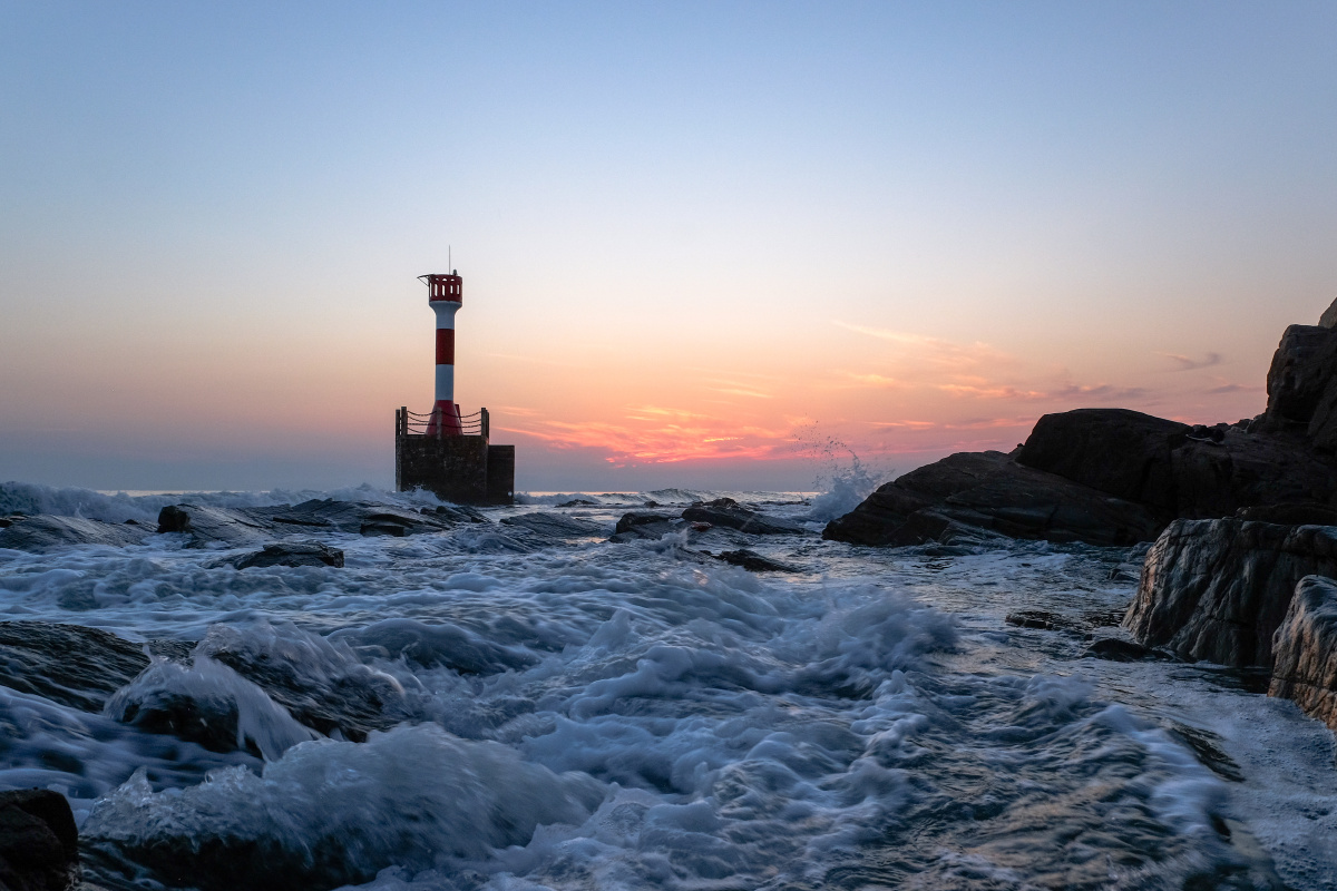alaik789757's tweet photo. Just wrapped up a quick day trip to the old coastal lighthouse—salt air in my hair and perfect sunset views! https://t.co/R3lOBejrTB