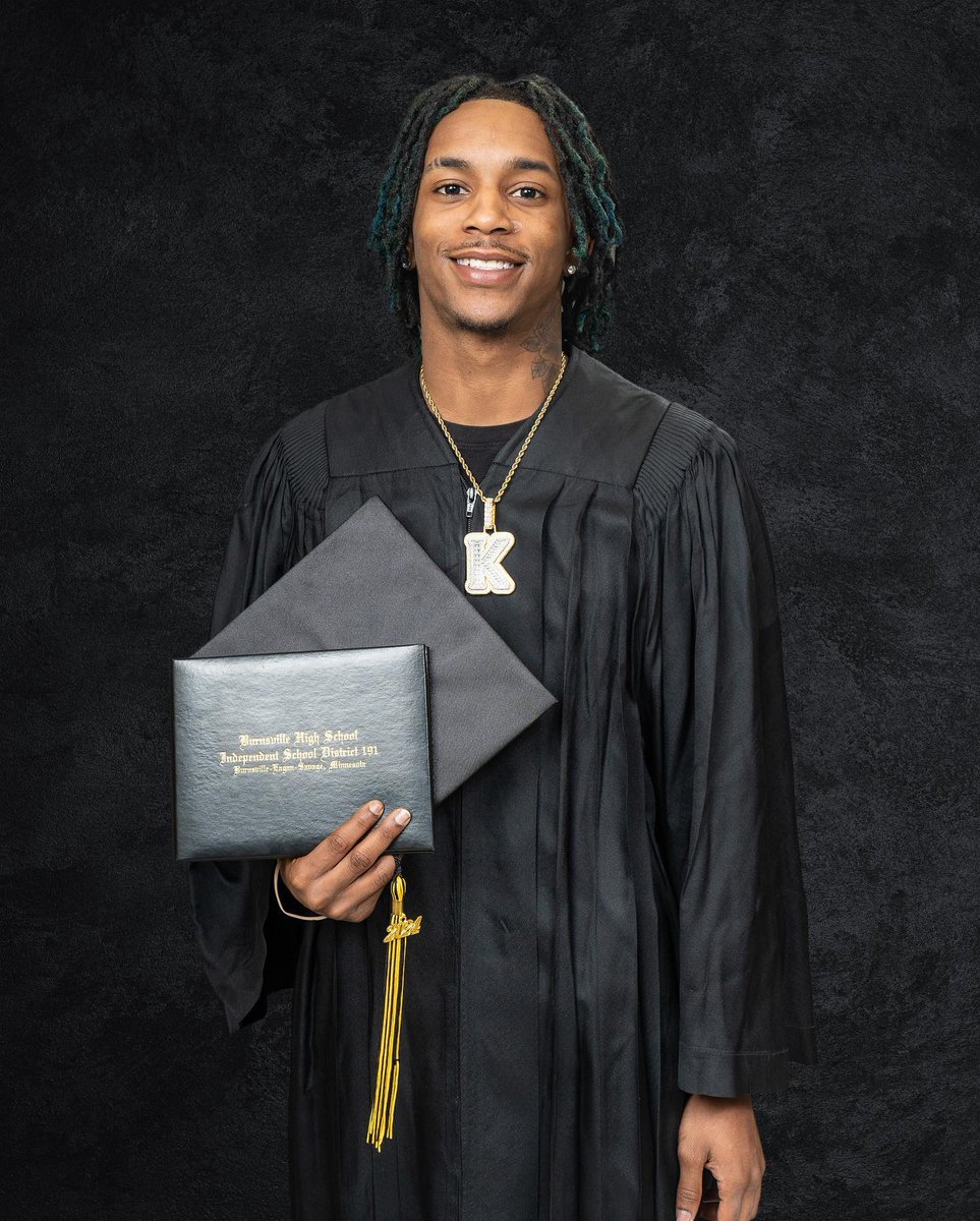 LeonelHauth's tweet photo. Class of ’24 https://t.co/rSoBuHmyl7
