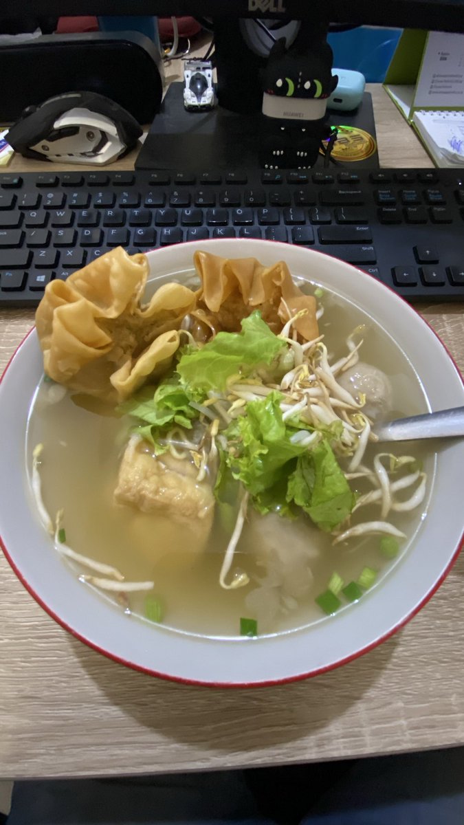 Sibaiikkk's tweet photo. Pilih mana Makan bakso suka dicampur sayur apa yang original? https://t.co/bRcP1qI9XM