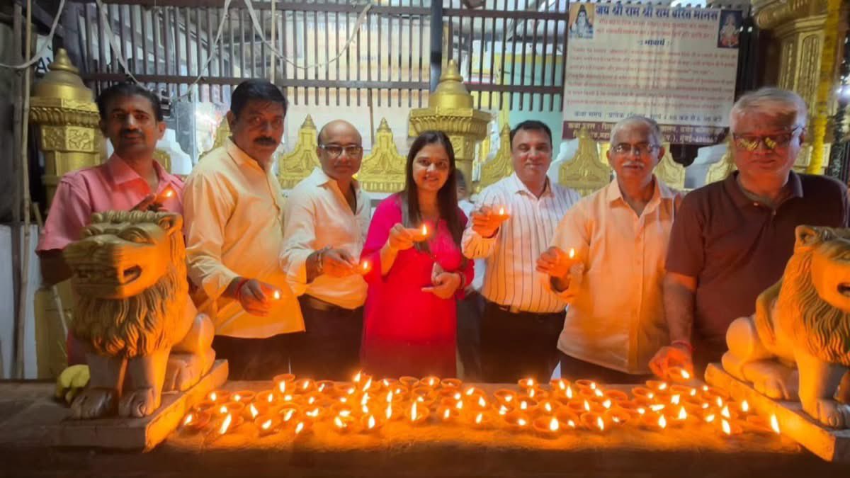 SangoreDr's tweet photo. आज कांदिवली पश्चिम येथील शिवसृष्टी ट्रस्ट (शिव मंदिर) येथे पंतप्रधान मा. श्री. नरेंद्र मोदीजी यांच्या जन्मदिनानिमित्त आयोजित ‘आशीर्वाद का दीया’ या कार्यक्रमात सहभागी होऊन त्यांच्या उत्तम आरोग्यासाठी आणि दीर्घायुष्यासाठी प्रार्थना केली. सर्वांच्या सहकार्याने आणि सहभागाने हा https://t.co/Npd0DBjHGo