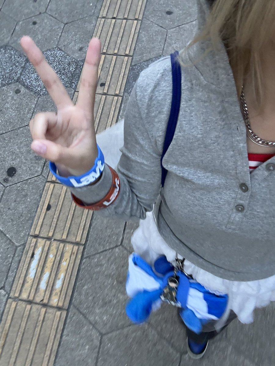 Rua_x08's tweet photo. 2ヶ月ぶりlavtくんそして初バチ愛&amp;ラフィング楽しみすぎます
#グリコライブ https://t.co/XjeAsUyqwH