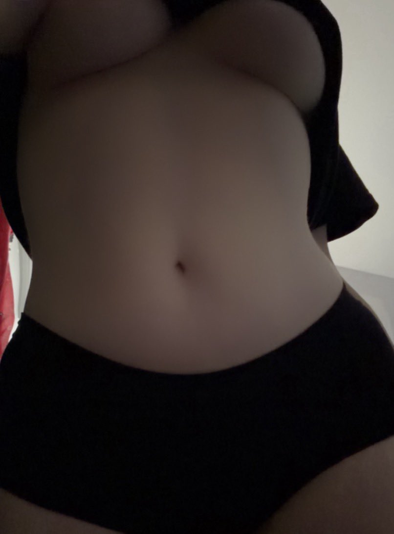 peacharellaa's tweet photo. Do me like a matress and stretch me out 

#nsfwtwt https://t.co/chWAO7GN3H