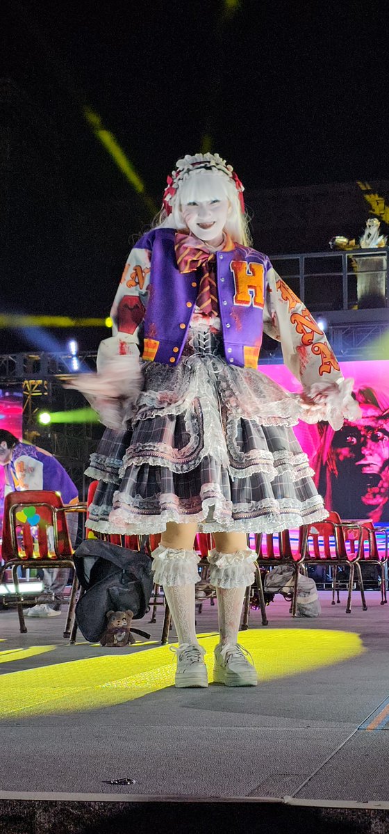 KIMUGLAY's tweet photo. 白ゾンビちゃん

#ホラナイ　#USJファン　#ゾンビ https://t.co/OQBNNBqGRA