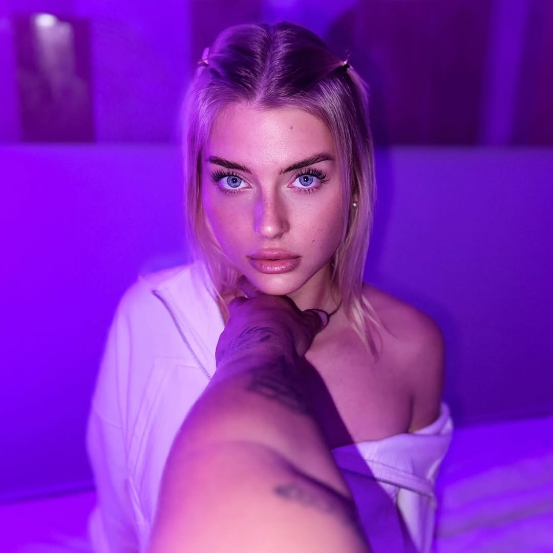 itsleximarvxklj's tweet photo. Welcher Smiley passt zu dem Bild? 👀 • • https://t.co/FkiuuXX98O