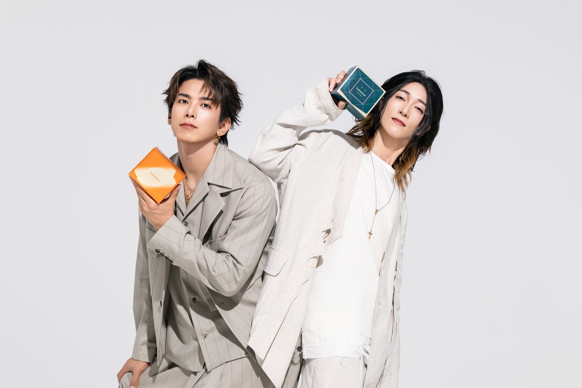 lu3jp's tweet photo. ＼＼#モナキ解禁🤍／／

いつもの #モナキ とはひと味違う、
クールでかっこいい新ビジュアルを公開✨

モナキの毎日のスキンケアにはルルルン🫧

みんなの好きなモナキのビジュアルはどれ？
#モナキ解禁 をつけて教えてね！

@monaki_official
#モナカマ #みんなでルルろう https://t.co/6v3TxXkJW5