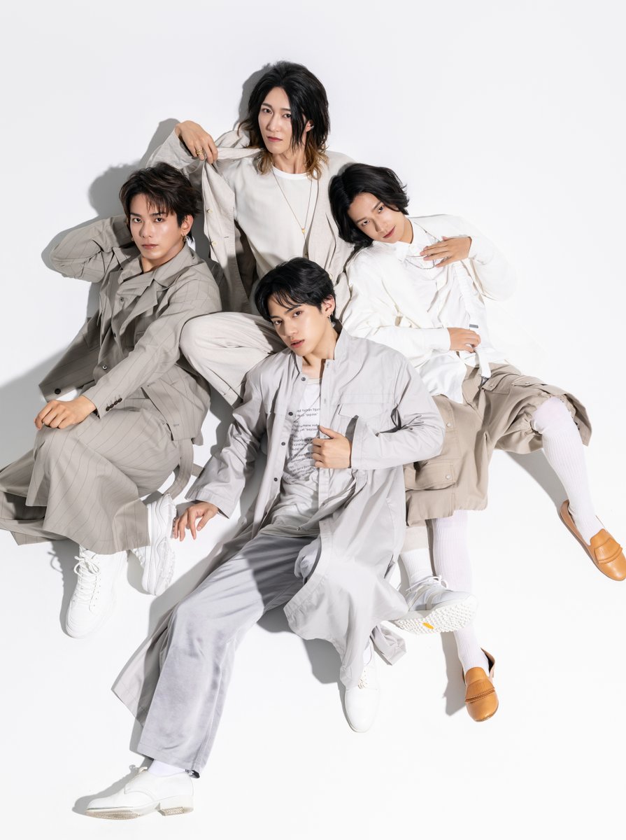 lu3jp's tweet photo. ＼＼#モナキ解禁🤍／／

いつもの #モナキ とはひと味違う、
クールでかっこいい新ビジュアルを公開✨

モナキの毎日のスキンケアにはルルルン🫧

みんなの好きなモナキのビジュアルはどれ？
#モナキ解禁 をつけて教えてね！

@monaki_official
#モナカマ #みんなでルルろう https://t.co/6v3TxXkJW5
