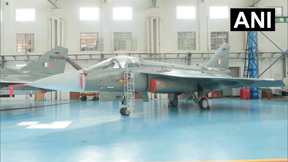 BLACKTIGER0412's tweet photo. LA-5065 33rd TEJAS fully ready
The 2nd one is probably LA-5067 35th Tejas still on jigs
So we can safely assume more than 40 airframes will be ready before year end but again HAL badly messed up with the delivery https://t.co/dr1G2me3fH