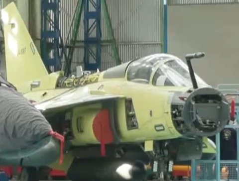 BLACKTIGER0412's tweet photo. LA-5065 33rd TEJAS fully ready
The 2nd one is probably LA-5067 35th Tejas still on jigs
So we can safely assume more than 40 airframes will be ready before year end but again HAL badly messed up with the delivery https://t.co/dr1G2me3fH