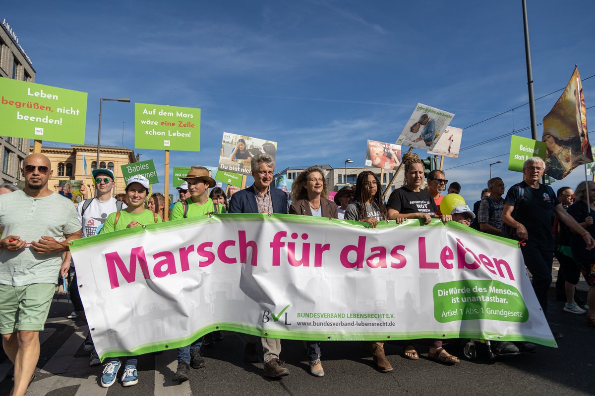 BVLebensrecht's tweet photo. Am Samstag noch nichts vor? Herzliche Einladung zum Marsch für das Leben ab 13 Uhr in Berlin (Washingtonplatz/Hbf) und in Köln (Neumarkt)! Für das Lebensrecht von der Zeugung bis zum natürlichen Tod, Hilfe für Betroffene und die universale Menschenwürde.
https://t.co/RRGr0qTwjf https://t.co/Ev9IldFK0o