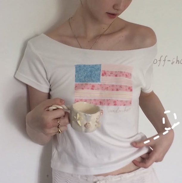 skycrayon1's tweet photo. ☕️💬 อีกแบรนด์ที่ทำเสื้อปาดไหล่ออกมาน่ารักมากก
- audorhe https://t.co/OTuZ51SSXp