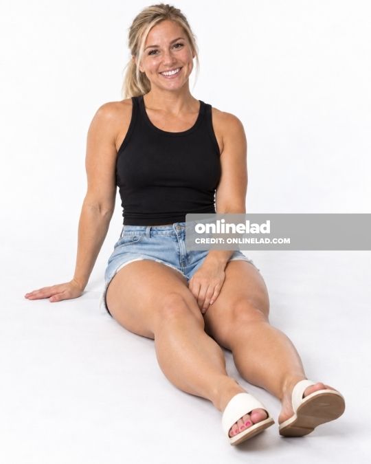 onlinelad's tweet photo. Hannah brings confidence, a big smile and plenty of personality to HANNAH-001.

Four images, one clean casual look, and a lot of ways to tell a visual story.

Which pose wins? 👀

Link in bio.

#onlinelad #digitalpersona #visualcontent https://t.co/Eq4jdmqM1b
