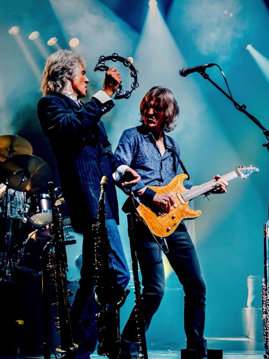 TicketmasterIre's tweet photo. 🎸 Fronted by original Dire Straits member Chris White and featuring six world-class musicians, The Dire Straits Experience bring their 'Hand Upon The Lever' tour to @UlsterHall, Belfast on 9 September, @GleneagleArena, Killarney on 10 September, @3olympiatheatre, Dublin on 11 September and @UCHLimerick on 12 September 2027.

🎫 Tickets on sale Tuesday at 10am https://t.co/LckICiCaeT