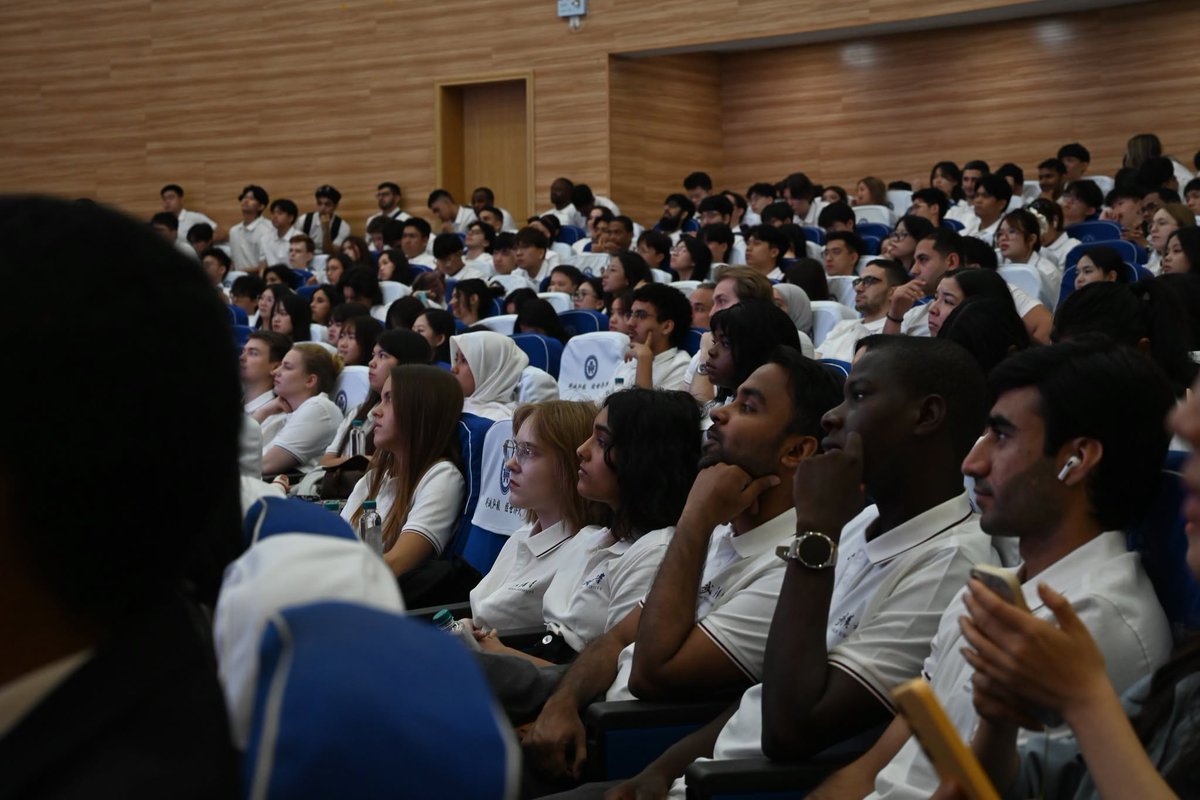 KhaleejMag's tweet photo. Class of 2026 international students were welcomed at Wuhan University. https://t.co/s6jfbiL28N