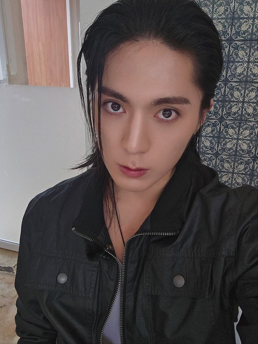auggie_0930's tweet photo. A little late!! 
#OnlyBSelcaDay #OBSD #Justb #Sangwoo https://t.co/dhyqABil9H
