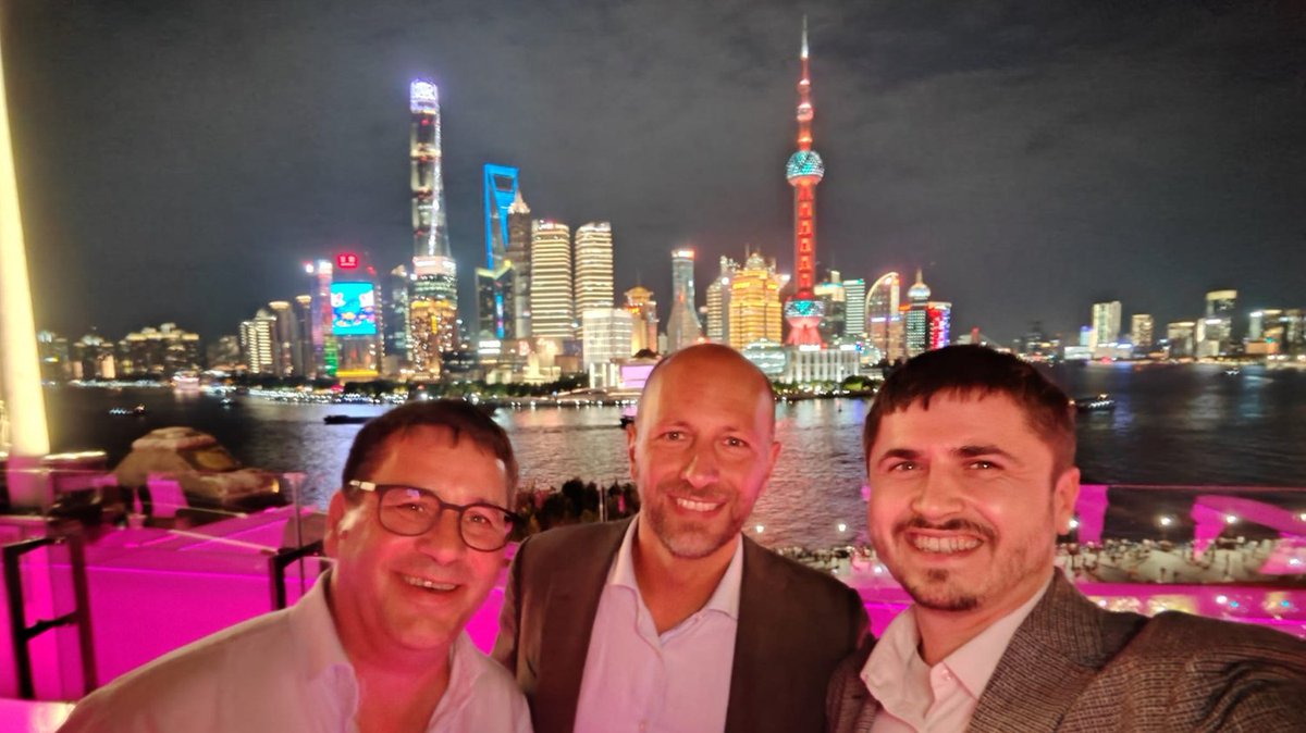 ThinkParQ's tweet photo. Exciting days in Shanghai!

BeeGFS and Huawei officially launched the joint OceanDisk solution at HUAWEI CONNECT 2026. Our CEO, Frank Herold, took the stage today to showcase BeeGFS running natively on the OceanDisk 1610 for HPC and AI. 

We can’t wait to see what comes next. https://t.co/wkFi79RL3O