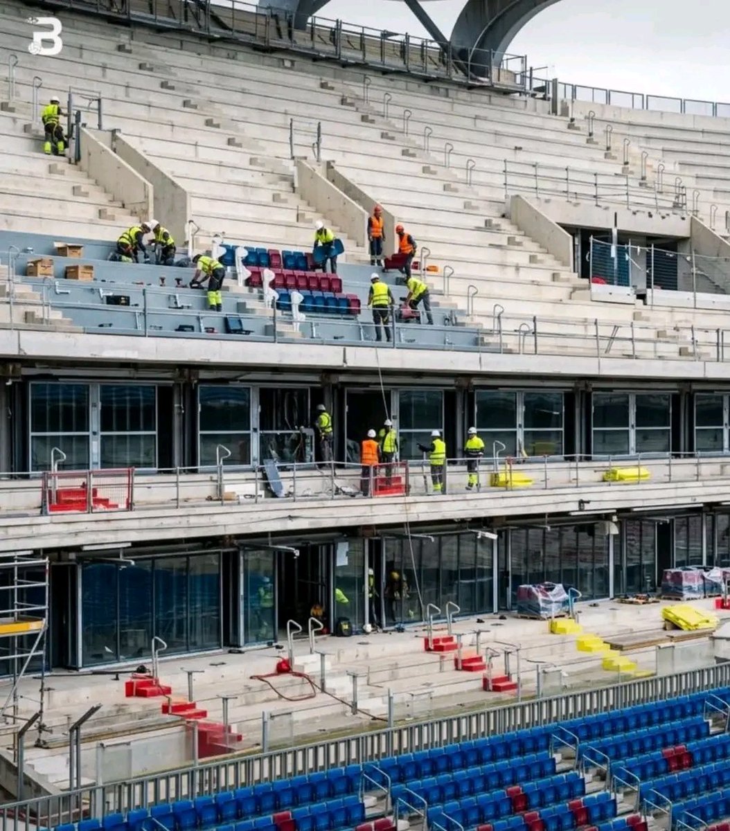 AttaBoyFootball's tweet photo. 🏟️ The first seats have now been installed in the THIRD TIER of the new Camp Nou, which is expected to welcome fans later this season.

Europe’s biggest stadium is slowly taking its final shape. The countdown to a fully completed Camp Nou is truly ON. https://t.co/1ZTgeZo02X