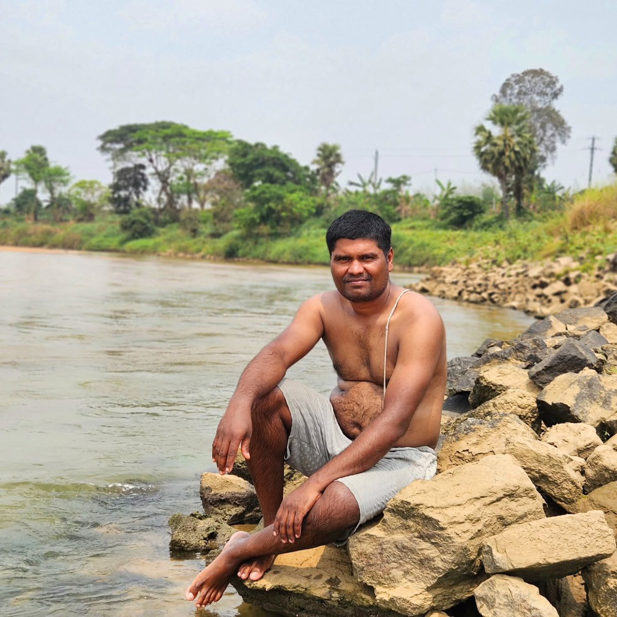 HuldaMisumi's tweet photo. Brothers enjoying a river bath during the holiday in the village https://t.co/uIYWj1BWK3