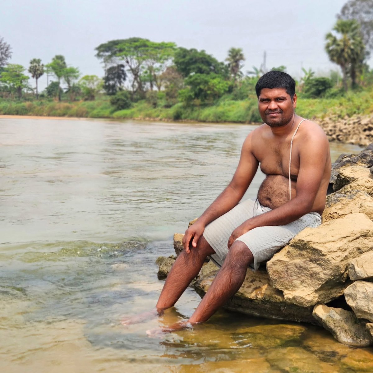 HuldaMisumi's tweet photo. Brothers enjoying a river bath during the holiday in the village https://t.co/uIYWj1BWK3