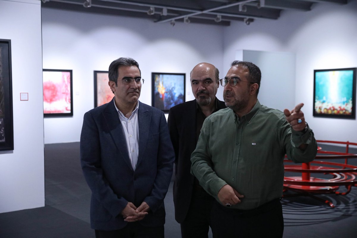 ahmadi_mohamad8's tweet photo. نمایشگاه نقاشی #مدرسه_میناب روایتی از یک فاجعه و تلاشی برای فراموش‌نشدن آن است. 
هنر، آنچه که در قاب کلمات نمی‌گنجد را، در حافظه تاریخی ماندگار می‌کند. تلاش می‌کنیم آثار این نمایشگاه در شورای تمبر بررسی و چند اثر منتخب، در قالب تمبر یادبود، روایتگر این واقعه برای جهانیان شود. https://t.co/HO8TOZdefa