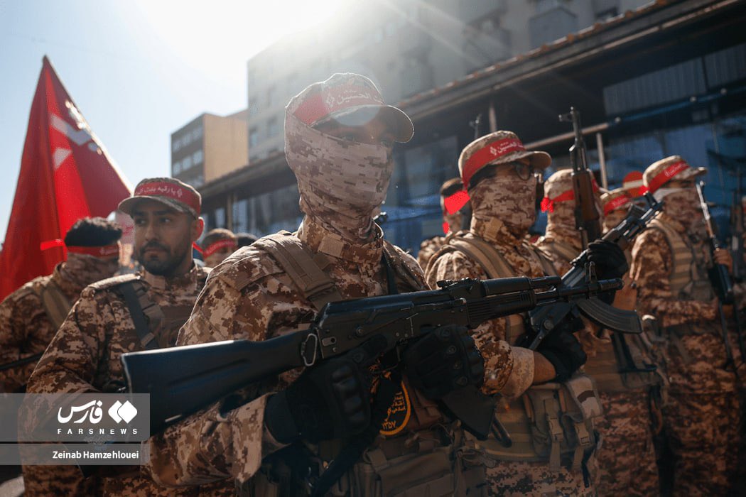Hydikm's tweet photo. "فدائيي ايران" يستعرضون في شوارع طهران https://t.co/sJ1InDrE6i