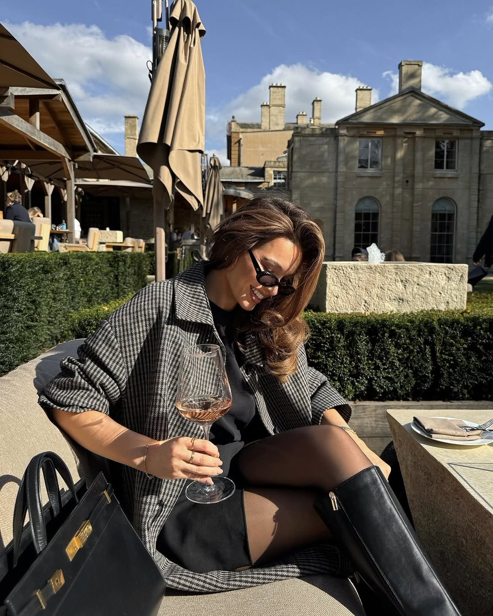 izzyvergara3bl8's tweet photo. 14 of my October outfits📸🤎 I’d love to hear which ones are your favorites… https://t.co/o30ikD9oq1