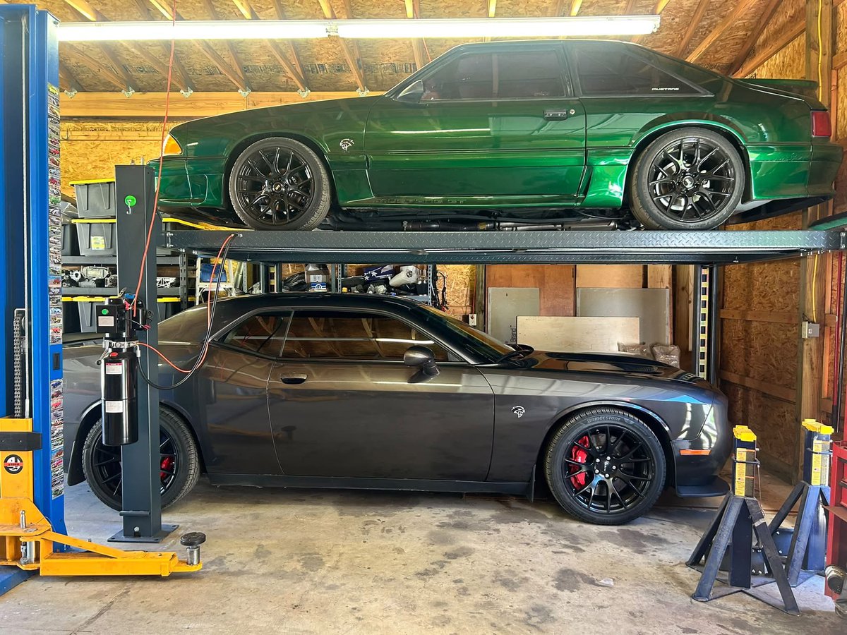 KingOfMopar1's tweet photo. The "Hellfox" has entered the chat. https://t.co/UR1O6Woqhz
